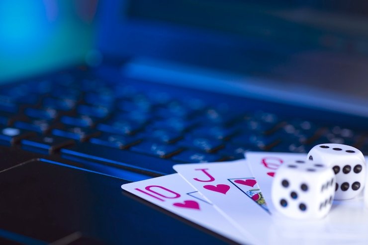 পরিষ্কার টেবিলে 700bet অভিজ্ঞতার তুলনা